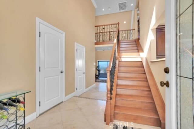 Building Photo - 1044 S Burlwood Dr