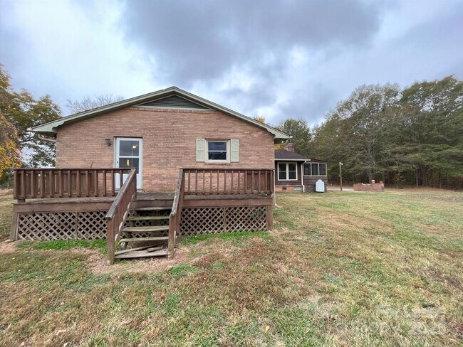 Building Photo - 228 El Bethel Rd