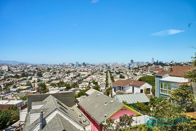 Building Photo - Bernal Heights: Remodeled Single Family Home w/ Views, Hot Tub & Solar Panels