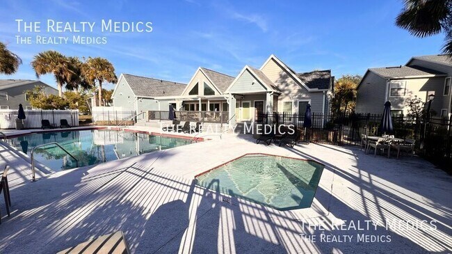 Building Photo - 3700 Idlebrook Cir