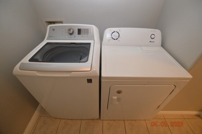 Building Photo - 6796 W Oak Mist Ave