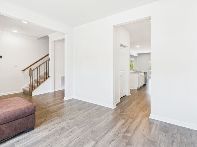 Building Photo - 5701 Brailen Dr