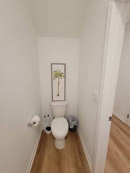 Half bath downstairs - 4209 Lost Bay Dr