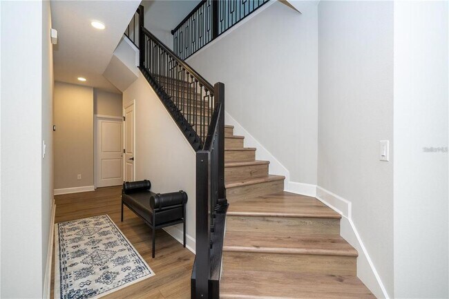 Building Photo - 5090 Shady Pnes Dr