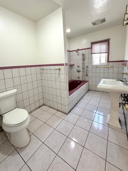 Bathroom - 3588 Helms Ave
