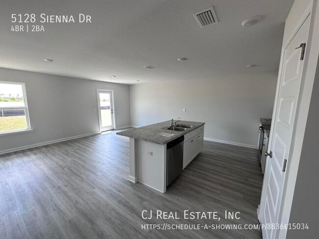 Building Photo - 5128 Sienna Dr