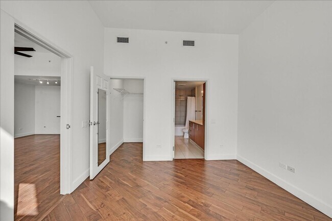 Building Photo - Dual Masters & Incredible Strip Views, 37th Floor or Allure