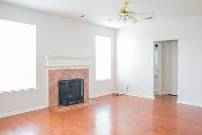 Building Photo - 14603 Bladenboro Dr