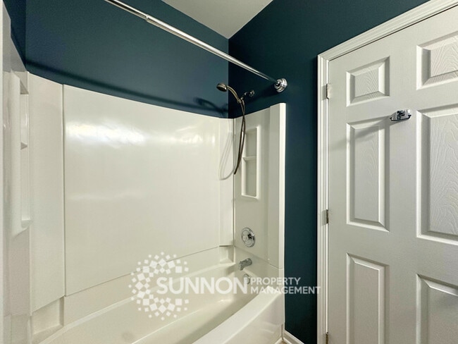 Building Photo - Charming 3-Bedroom Ranch with Sunroom & Wo...