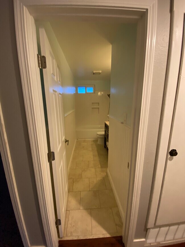 Full Bathroom - 8561 Cedar Dr