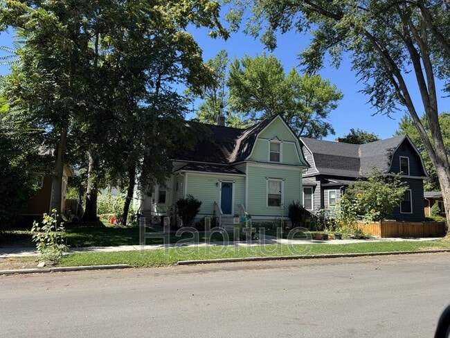 Building Photo - 1405 N 11th St