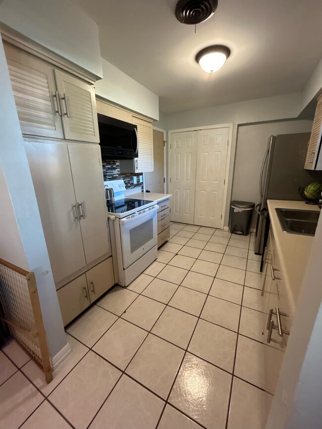 Building Photo - 11341 Dalron Dr