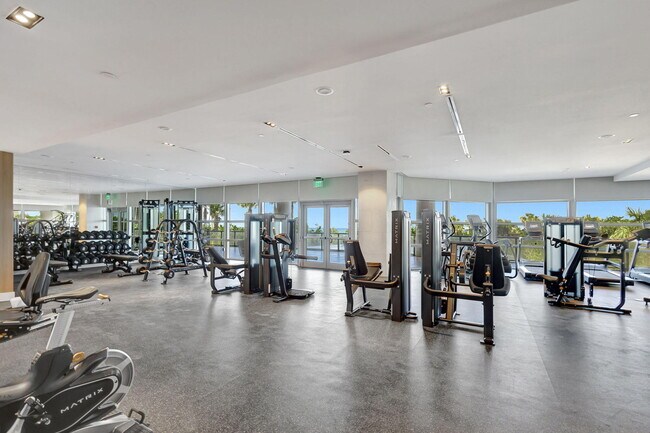 Building Photo - 3100 N Ocean Dr