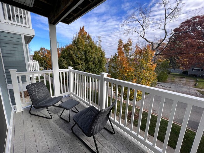 Building Photo - Stylish Downtown Traverse City Condo – Fully Furnished Winter Rental!