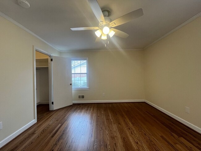 Building Photo - Beautiful Home!