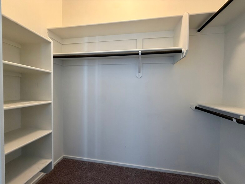 Bedroom 2, Closet - 478 S Contempo Dr
