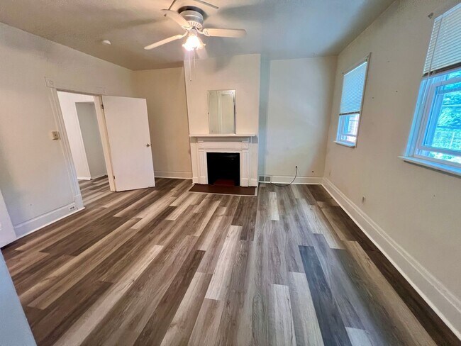 Building Photo - 1509 Hatteras St