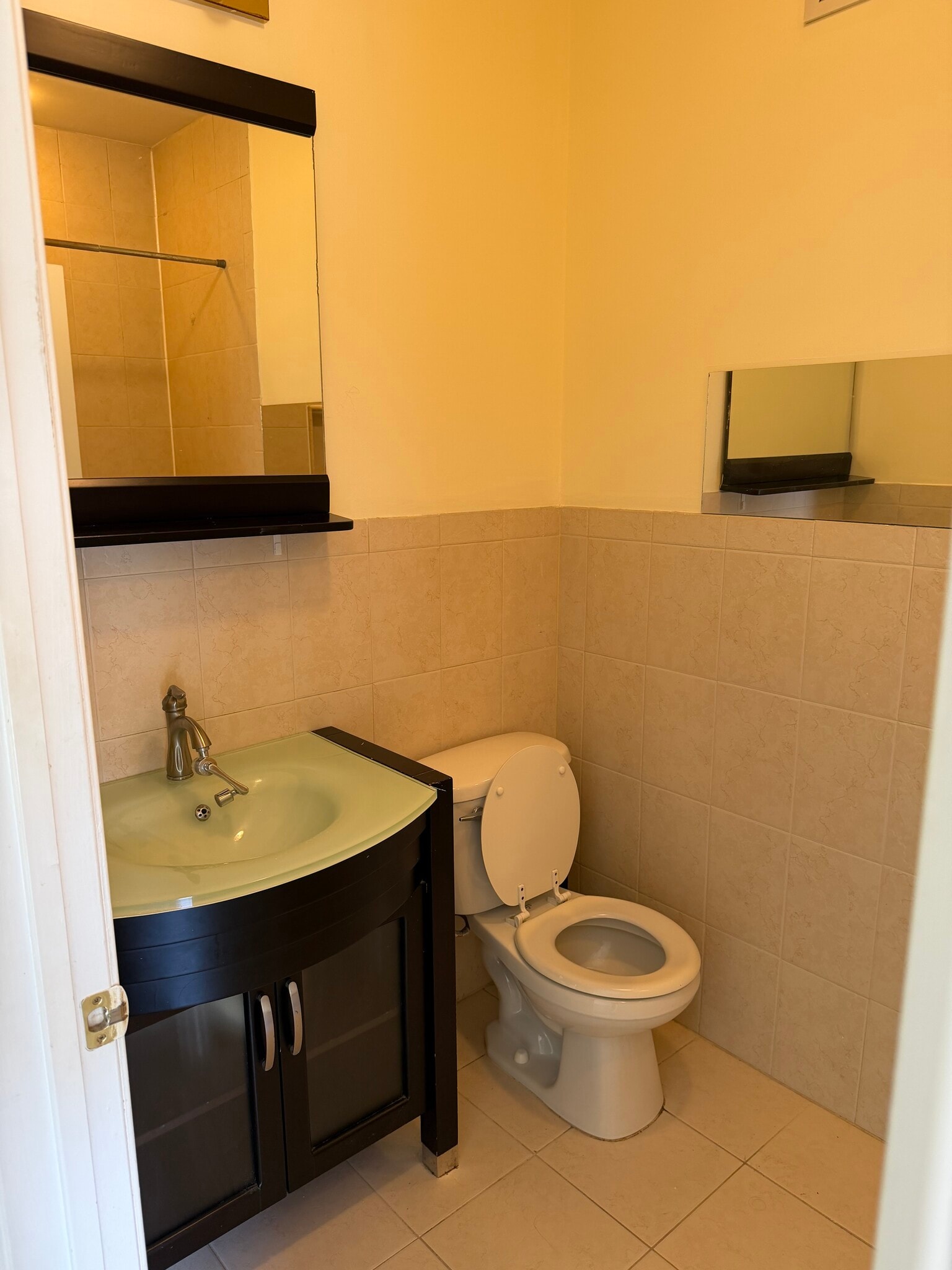 bathroom - 43 Ravine Ave
