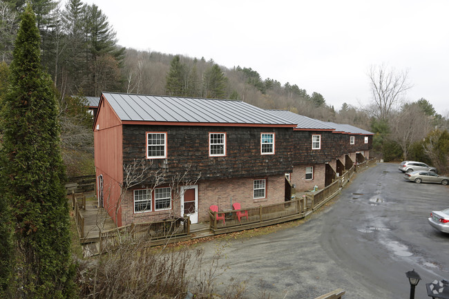Building Photo - Cedar Hill Townhouses