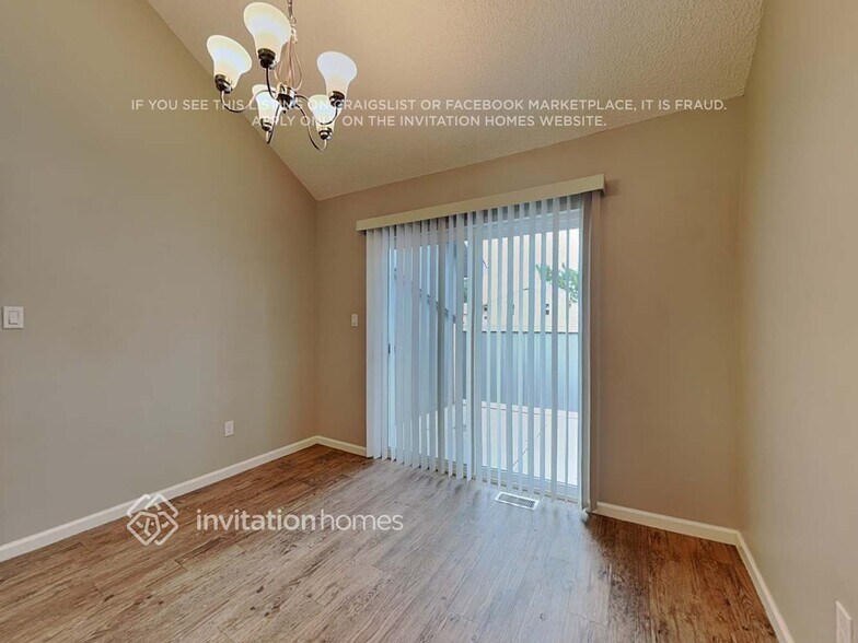 Building Photo - 2885 Mirage Dr