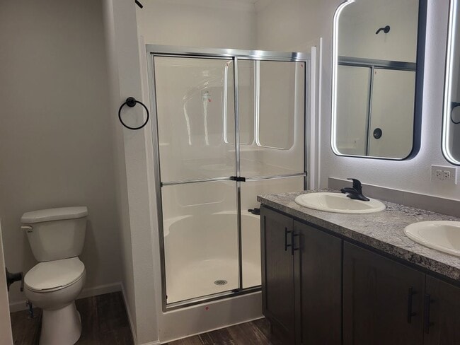 Building Photo - 1124 Lake Terrace Rd