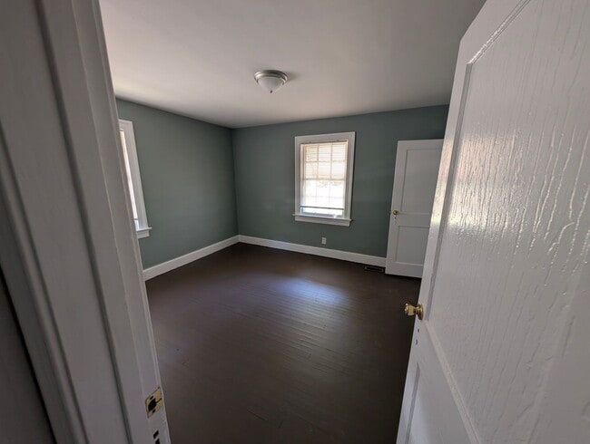 Building Photo - Cozy 2 bedroom