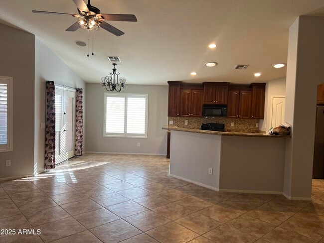 Building Photo - 35282 N Shorthorn Trail