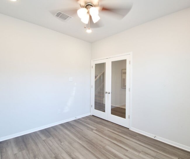 Building Photo - 11229 Solar St