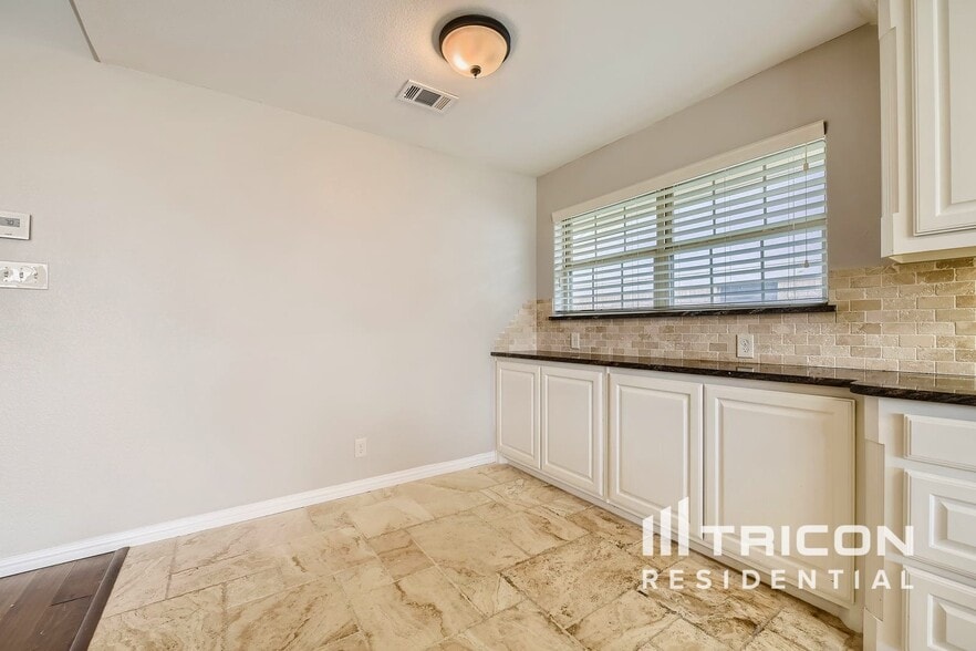 Building Photo - 1105 Mildred Ln