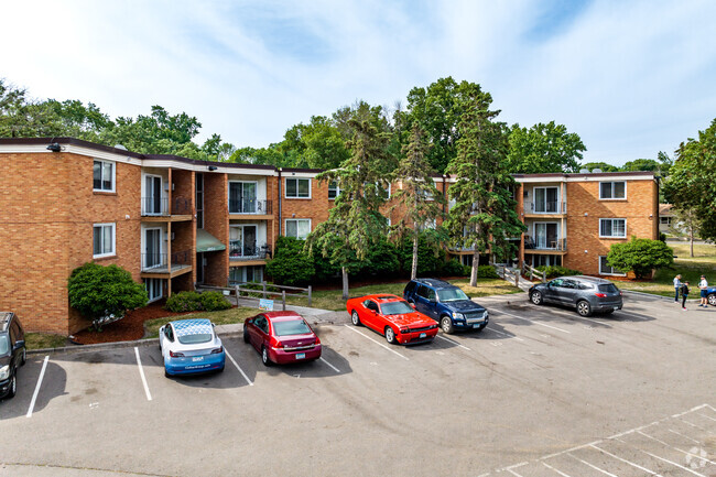 Building Photo - 3737 Hubbard Ave. N- Windsor Court