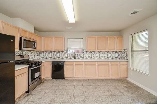 Building Photo - 13410 Cricklewood Creek Ln