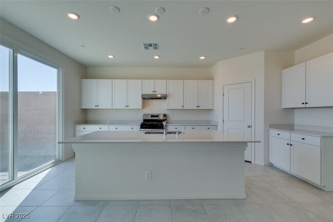 Building Photo - 5632 Hill Spire St