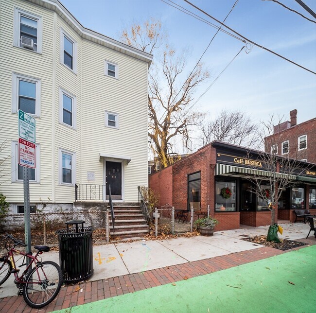 Building Photo - 354 Beacon St