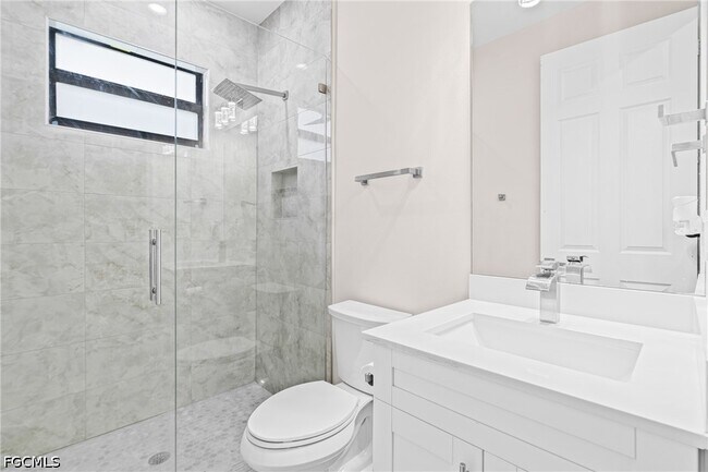 Building Photo - 4707 6th St W