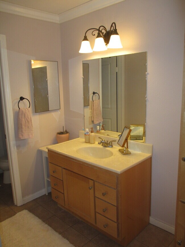 Building Photo - Upgraded 1 Bed 1 Bath Condo In North Park-...