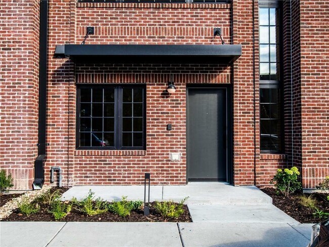 Building Photo - 537 E 19th St