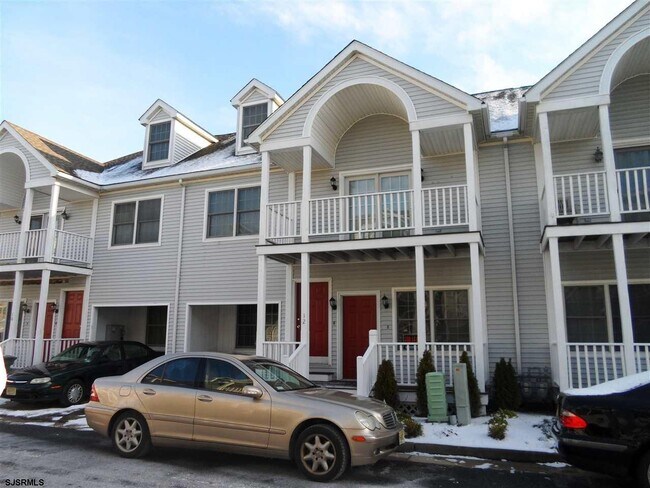 Building Photo - 12 Galleon Ct