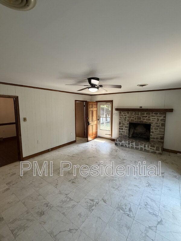 Building Photo - 5710 Tuskwillow Dr