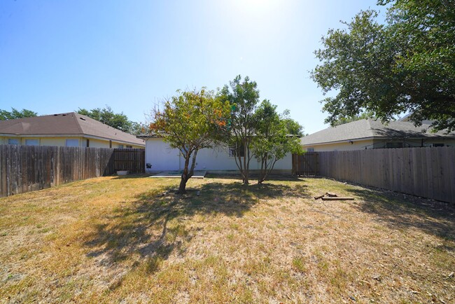 Building Photo - Great 3/2 Single Story Home Now Available ...