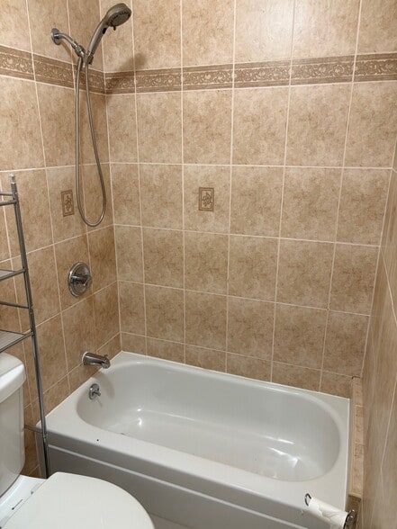 Bathroom 1 -Hallway - 13551 223rd St