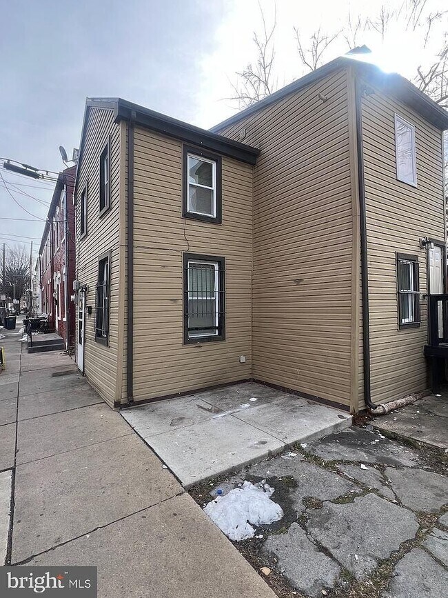 Building Photo - 38 Conestoga St