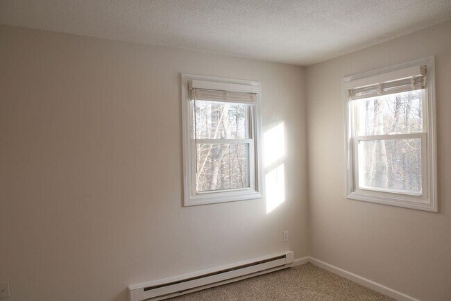 Building Photo - 180 N Main St