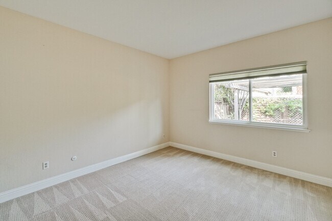 Building Photo - 3 bedroom 2 bath Townhome - Greenmeadow Neighborhood Palo Alto!  $6800