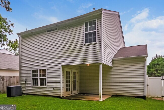 Building Photo - 213 Oak Grove Way