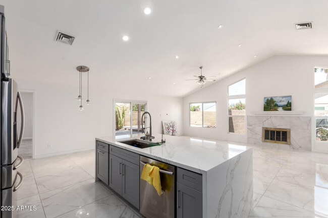 Building Photo - 3608 W Morelos St