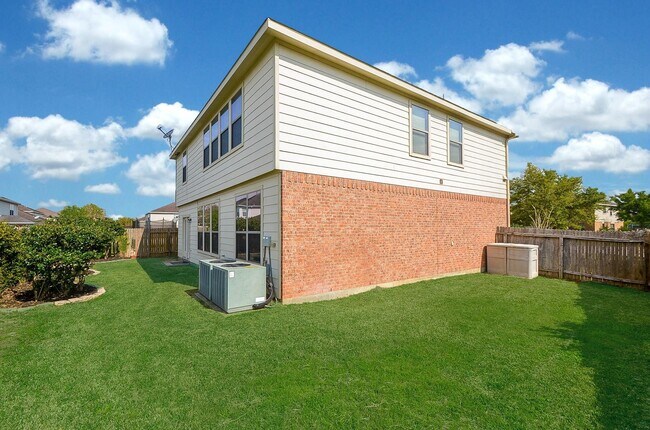 Building Photo - 2410 Crossmill Ln