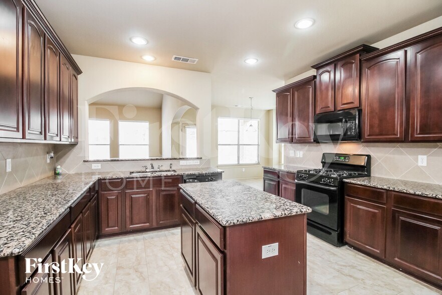 Building Photo - 12832 Travers Trail