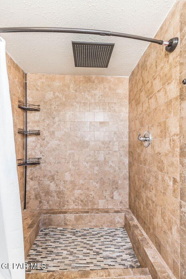 Building Photo - 3048 Yarwood Dr
