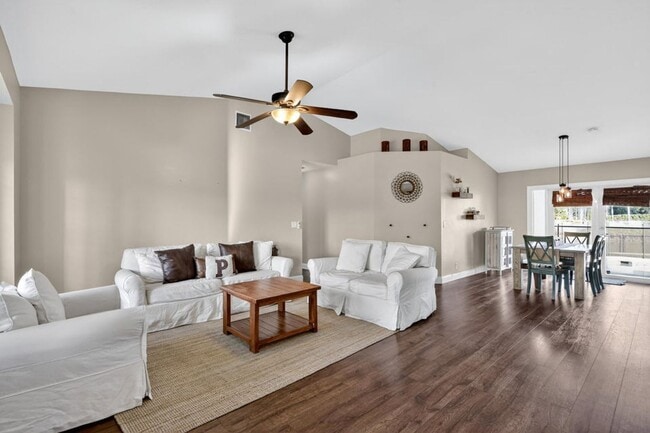 Building Photo - 151 Monterey Way