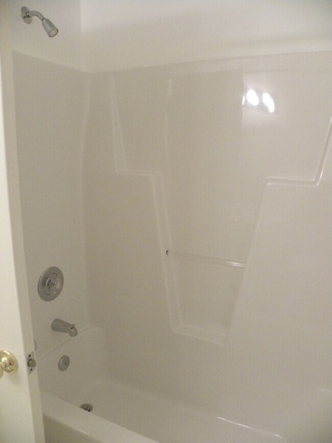 Building Photo - Central Wilmington! Live across from The Point at Barclay! Lovely one level patio home in popular...